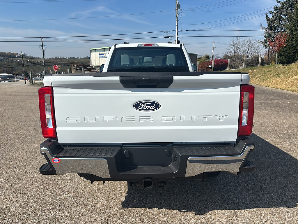 2027 Ford Super Duty F-350 SRW photo 3 of 26