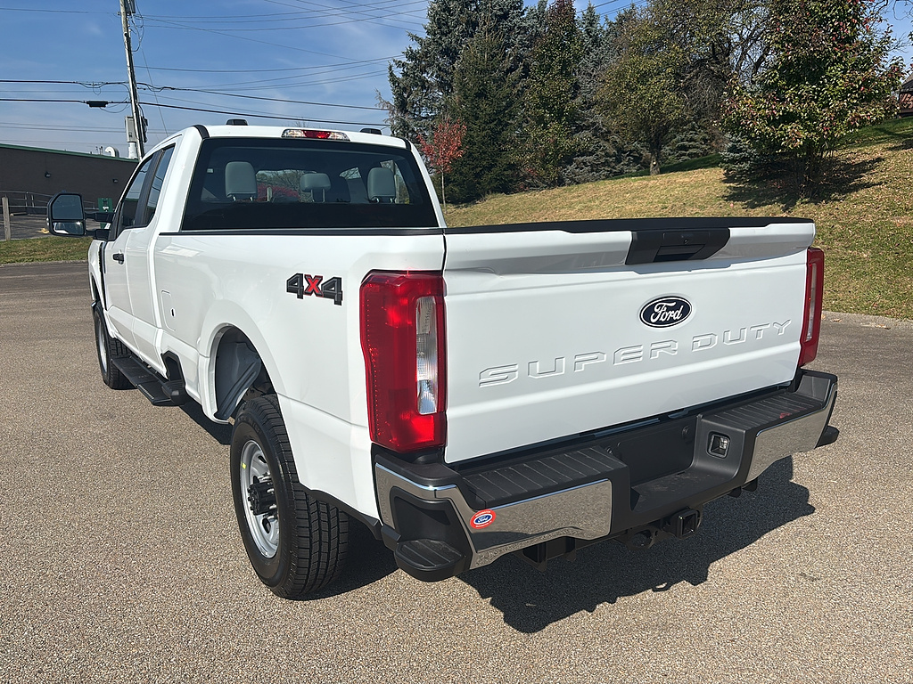 2027 Ford Super Duty F-350 SRW photo 2 of 26