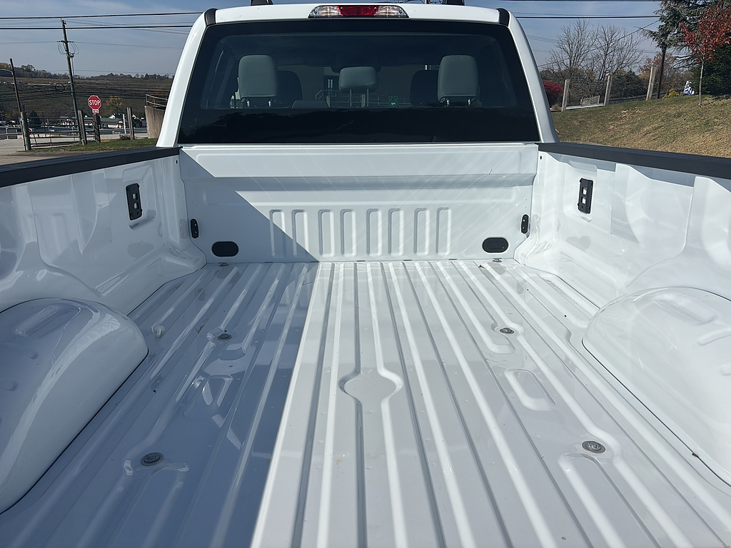 2027 Ford Super Duty F-350 SRW photo 17 of 26