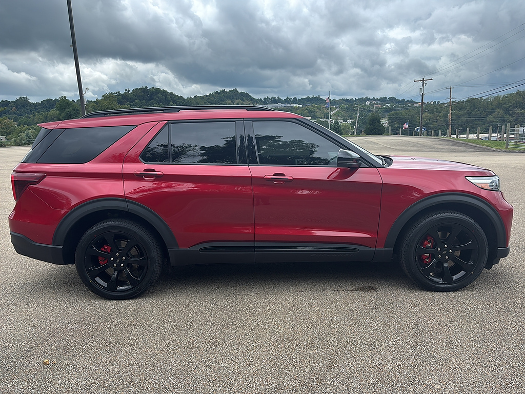 2023 Ford Explorer ST - 4