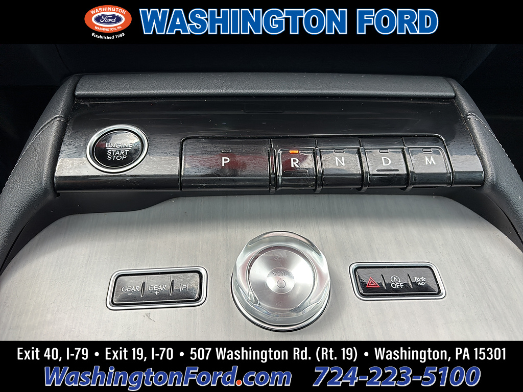 2025 Lincoln Navigator Reserve Infinite Black Metallic Clearcoat at Washington Ford