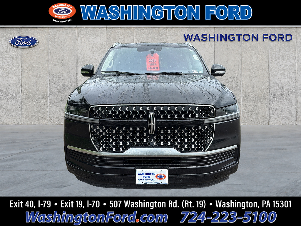 2025 Lincoln Navigator Reserve Infinite Black Metallic Clearcoat at Washington Ford
