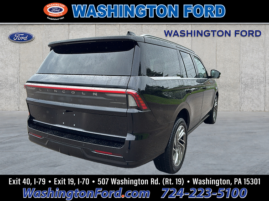 2025 Lincoln Navigator Reserve Infinite Black Metallic Clearcoat at Washington Ford