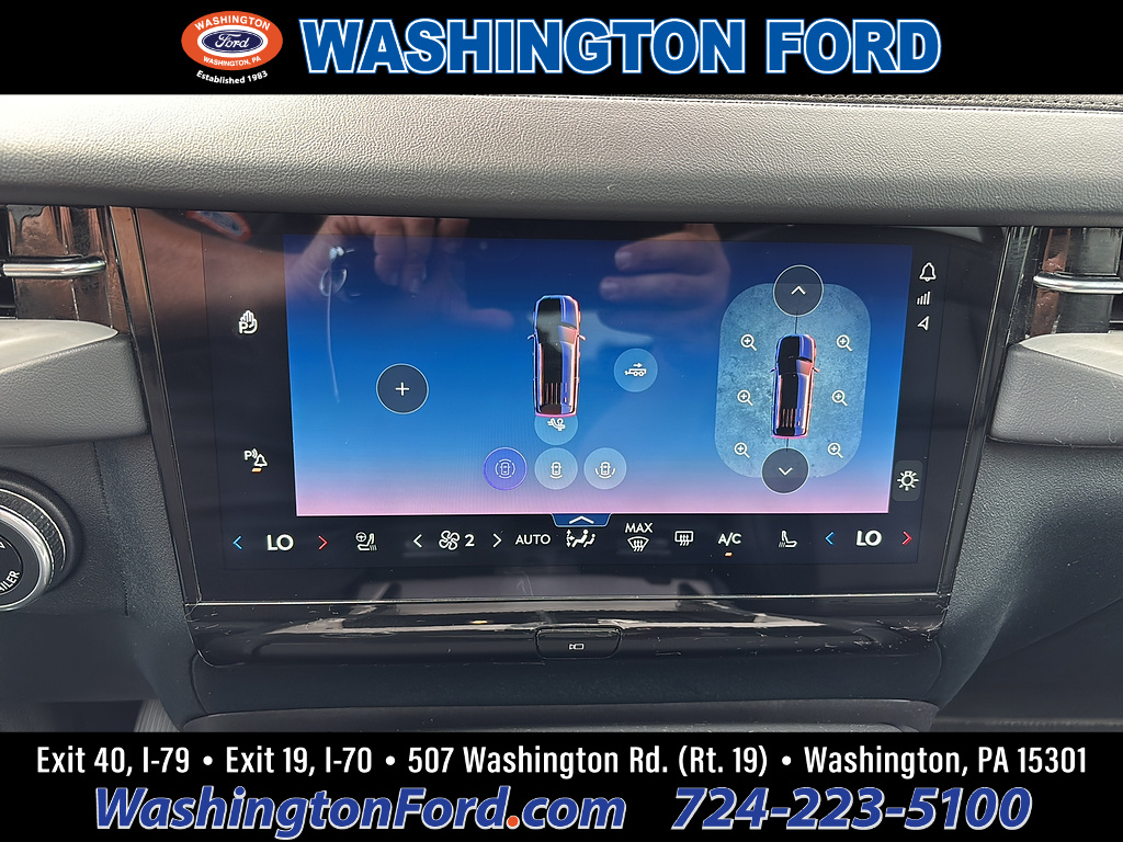 2025 Lincoln Navigator Reserve Infinite Black Metallic Clearcoat at Washington Ford