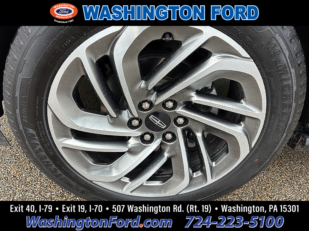 2025 Lincoln Navigator Reserve Infinite Black Metallic Clearcoat at Washington Ford