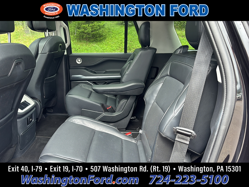 2025 Lincoln Navigator Reserve Infinite Black Metallic Clearcoat at Washington Ford