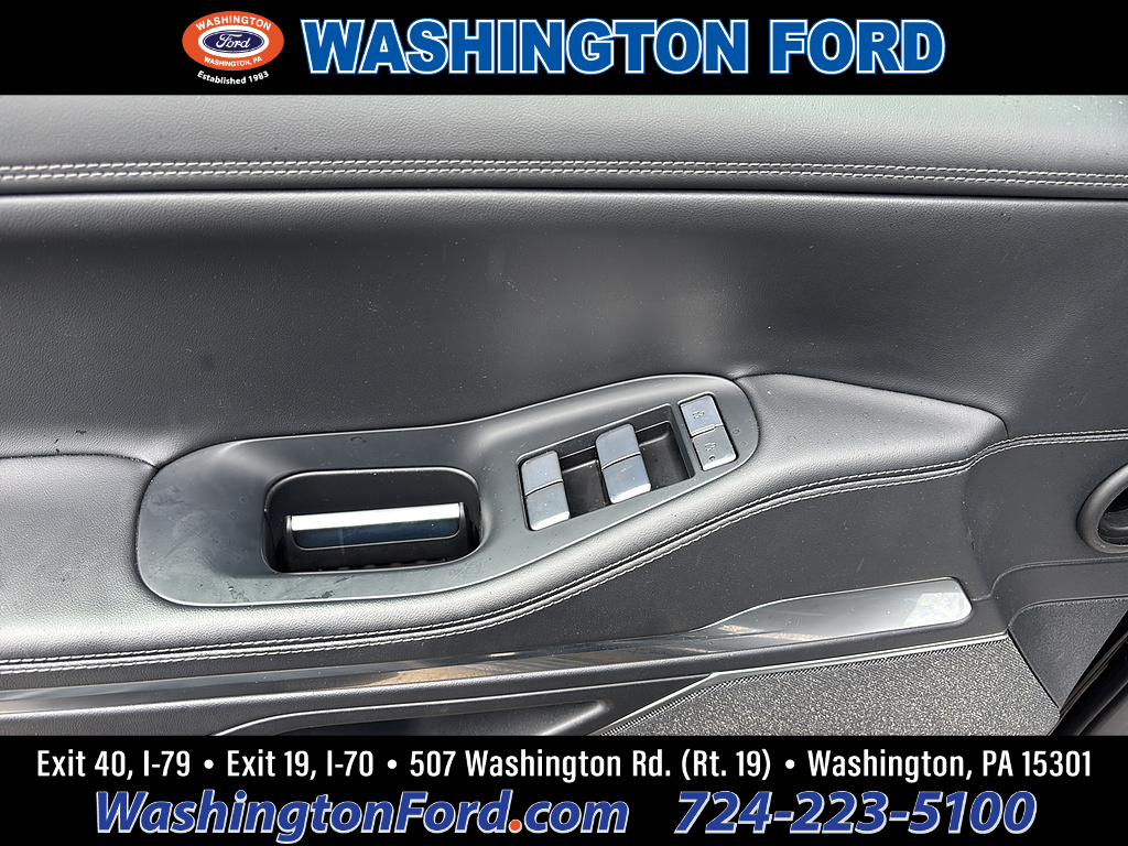 2025 Lincoln Navigator Reserve Infinite Black Metallic Clearcoat at Washington Ford
