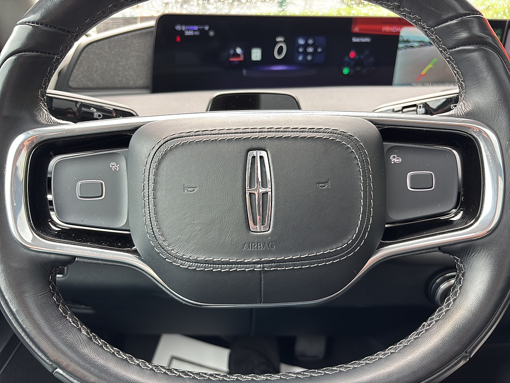 2025 Lincoln Navigator Reserve Infinite Black Metallic Clearcoat at Washington Ford
