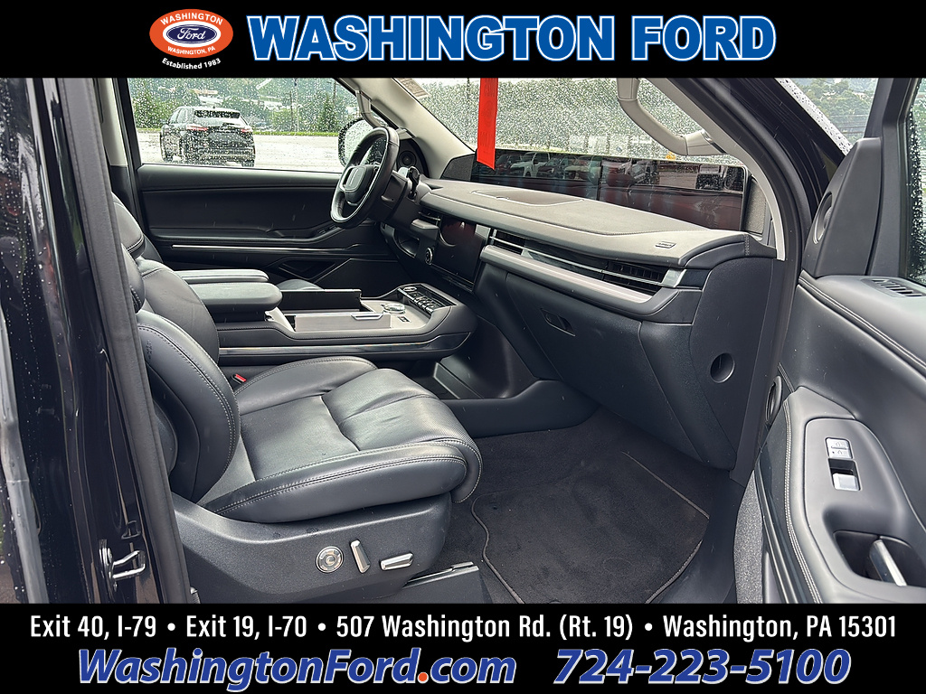 2025 Lincoln Navigator Reserve Infinite Black Metallic Clearcoat at Washington Ford