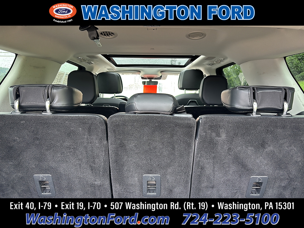 2025 Lincoln Navigator Reserve Infinite Black Metallic Clearcoat at Washington Ford