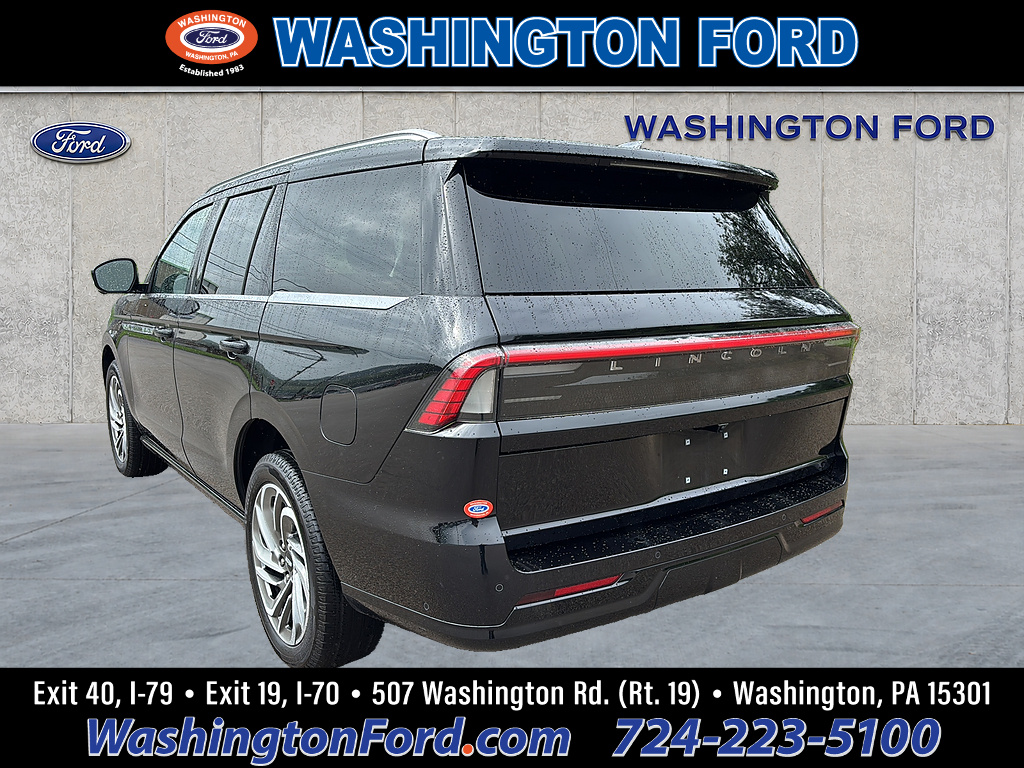 2025 Lincoln Navigator Reserve Infinite Black Metallic Clearcoat at Washington Ford