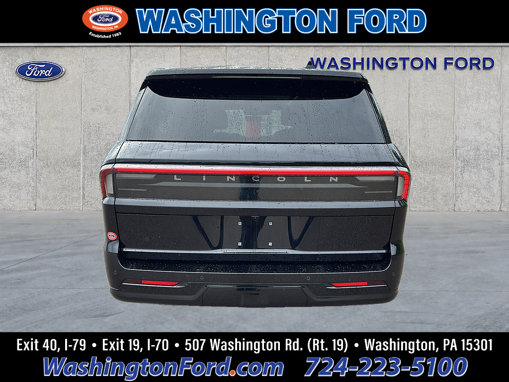 2025 Lincoln Navigator Reserve Infinite Black Metallic Clearcoat at Washington Ford