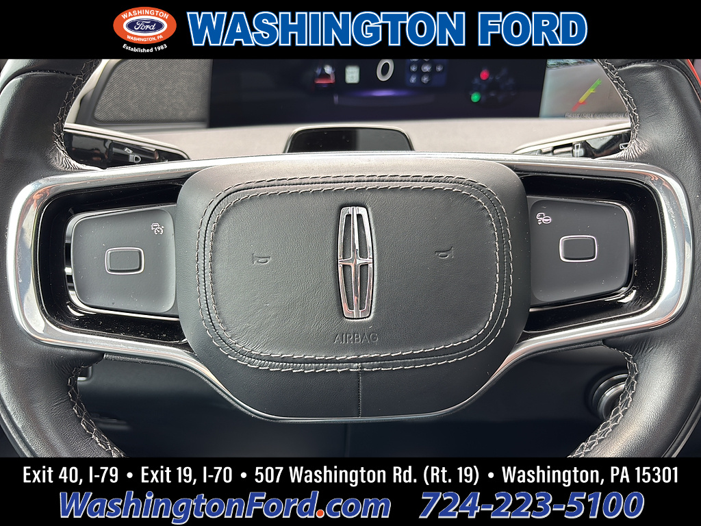 2025 Lincoln Navigator Reserve Infinite Black Metallic Clearcoat at Washington Ford