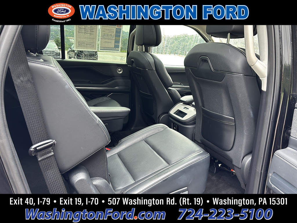 2025 Lincoln Navigator Reserve Infinite Black Metallic Clearcoat at Washington Ford