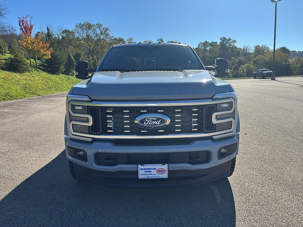 2027 Ford Super Duty F-450 DRW photo 7 of 26