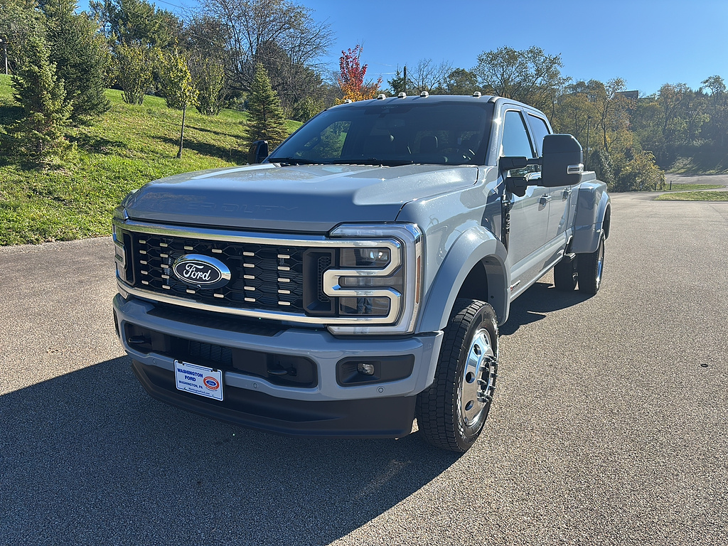 2027 Ford Super Duty F-450 DRW photo 8 of 26