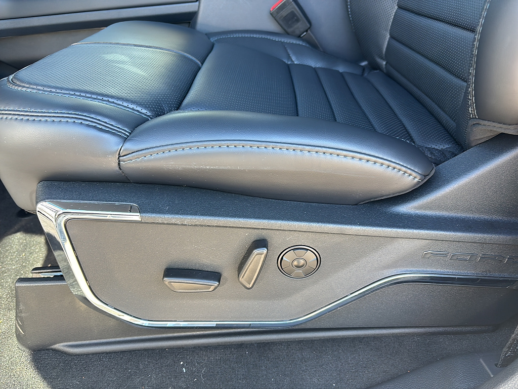 2027 Ford Super Duty F-450 DRW photo 11 of 26