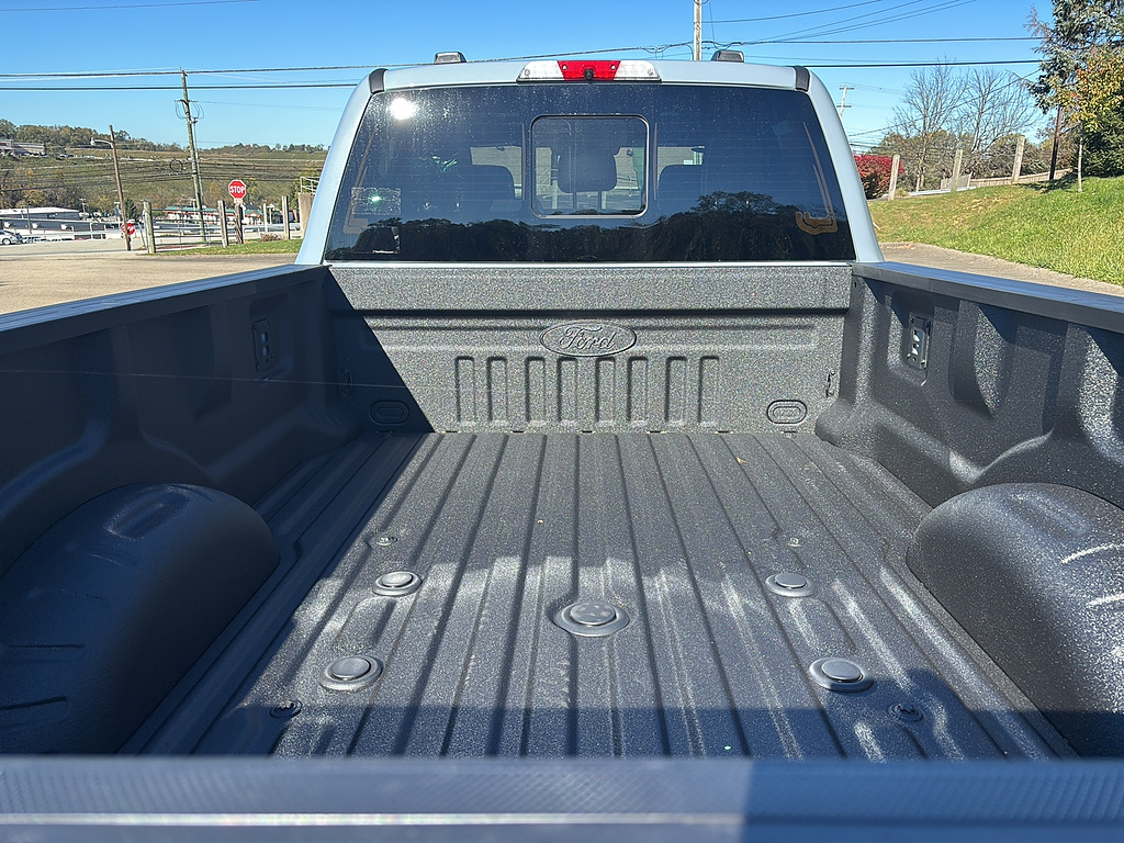 2027 Ford Super Duty F-450 DRW photo 17 of 26
