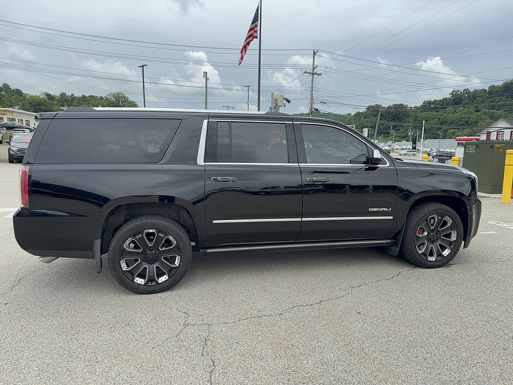 2019 GMC Yukon XL photo 3 of 7