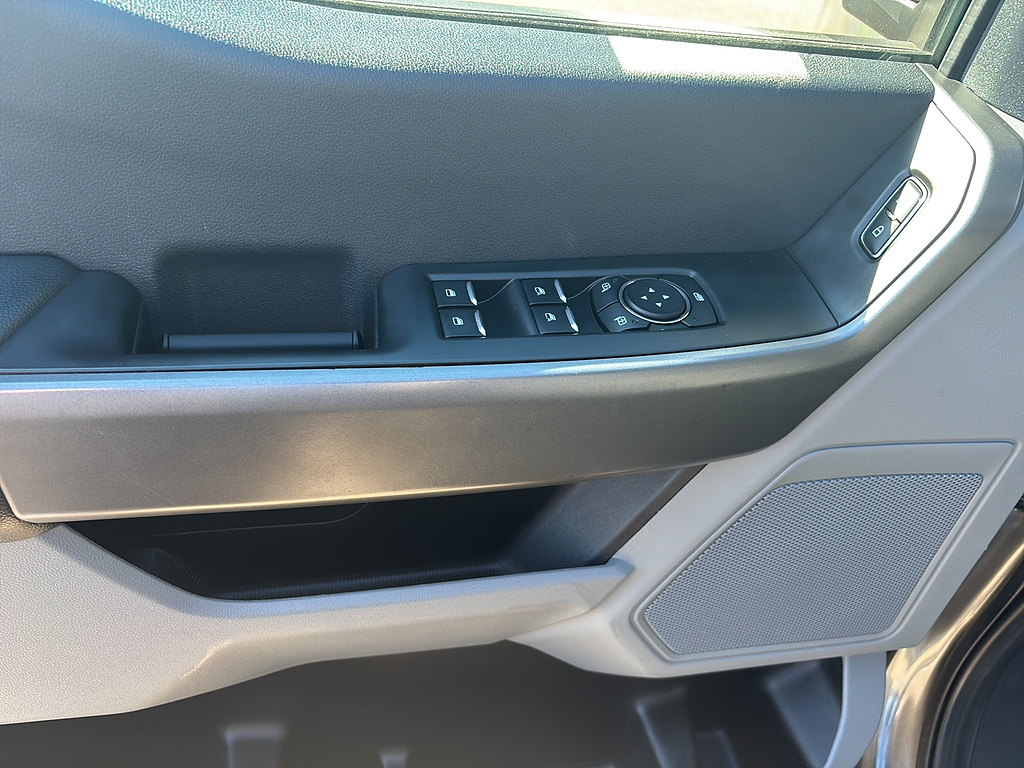 2025 Ford Super Duty F-250 SRW photo 14 of 27