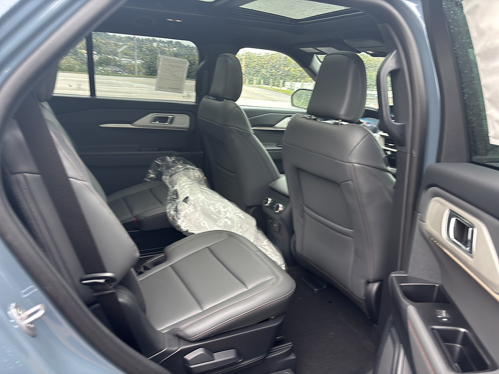 2027 Ford Explorer photo 18 of 26