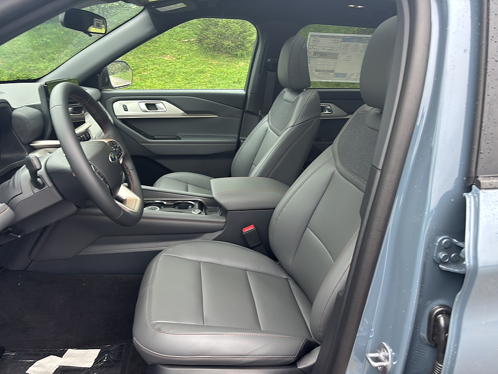 2027 Ford Explorer photo 10 of 26