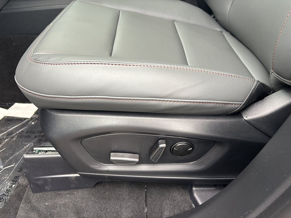 2027 Ford Explorer photo 11 of 26