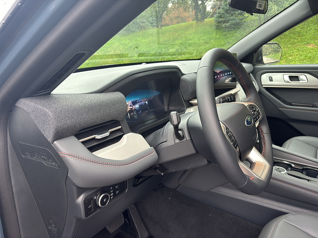 2027 Ford Explorer photo 12 of 26