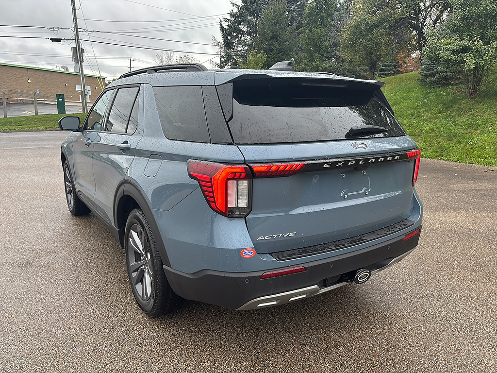 2027 Ford Explorer photo 2 of 26
