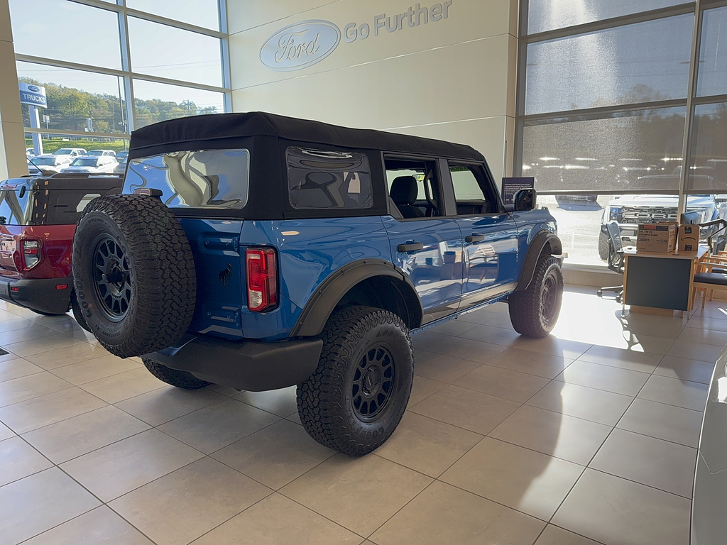 2025 Ford Bronco photo 8 of 22
