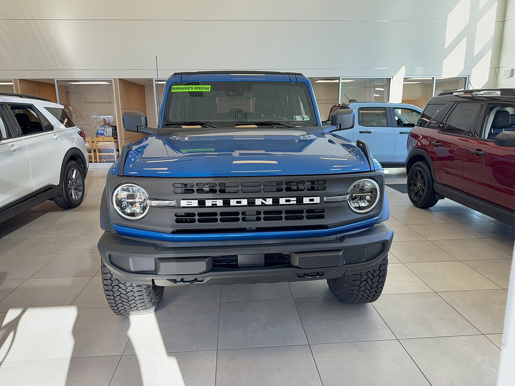 2025 Ford Bronco photo 2 of 22