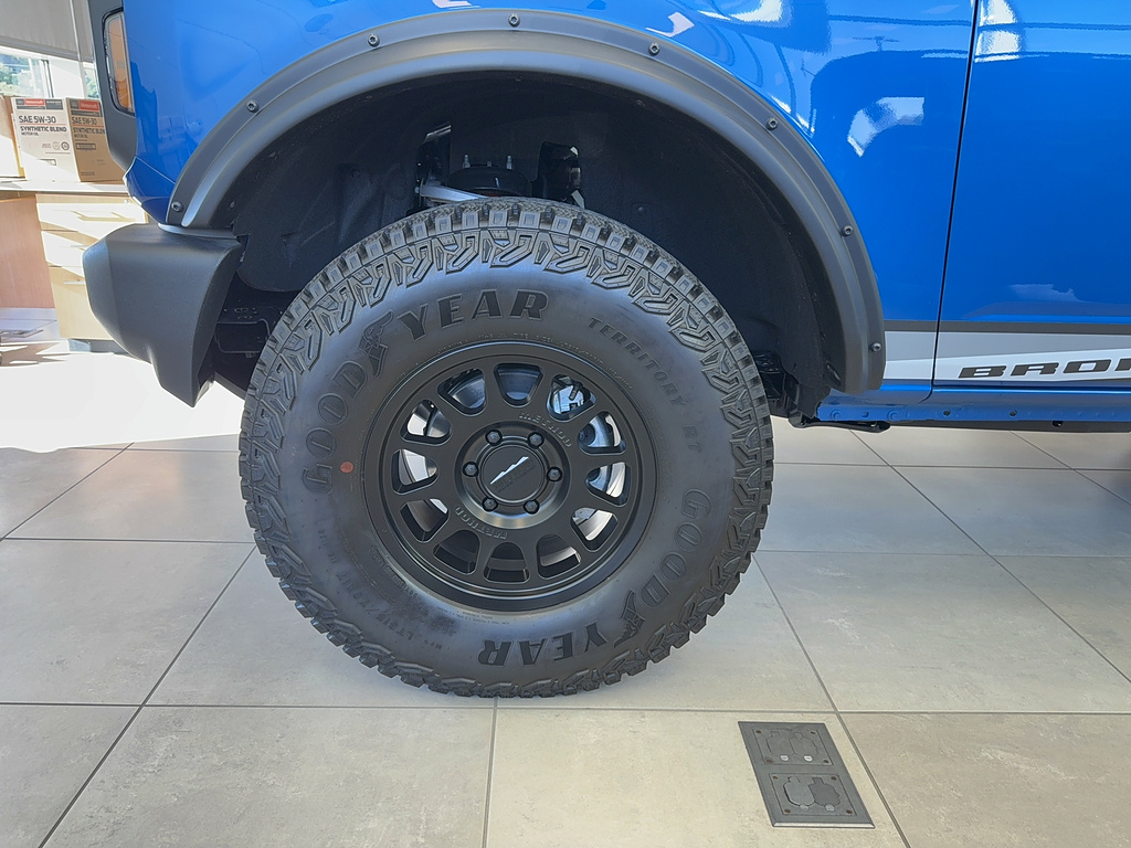 2025 Ford Bronco photo 4 of 22