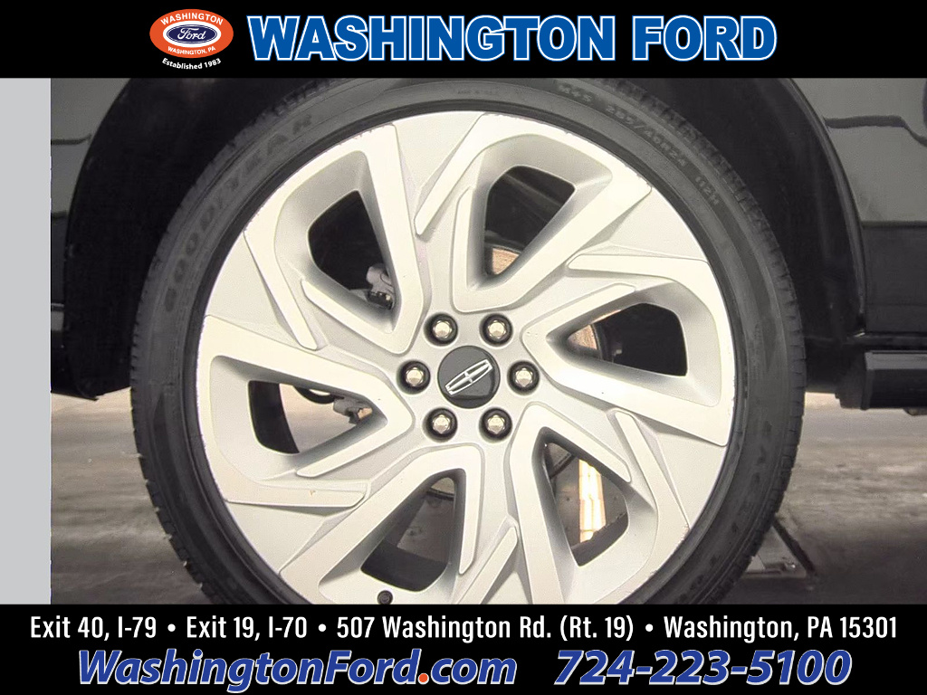 2025 Lincoln Navigator Black Label Infinite Black Metallic Clearcoat at Washington Ford