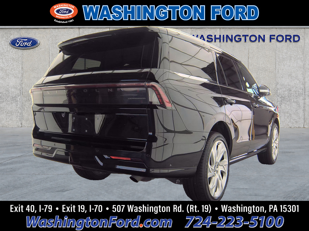 2025 Lincoln Navigator Black Label Infinite Black Metallic Clearcoat at Washington Ford