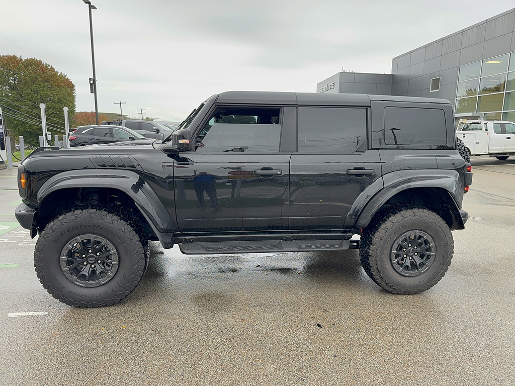 2025 Ford Bronco photo 2 of 5