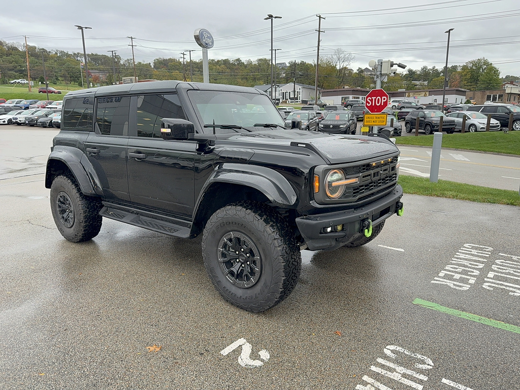 2025 Ford Bronco photo 4 of 5