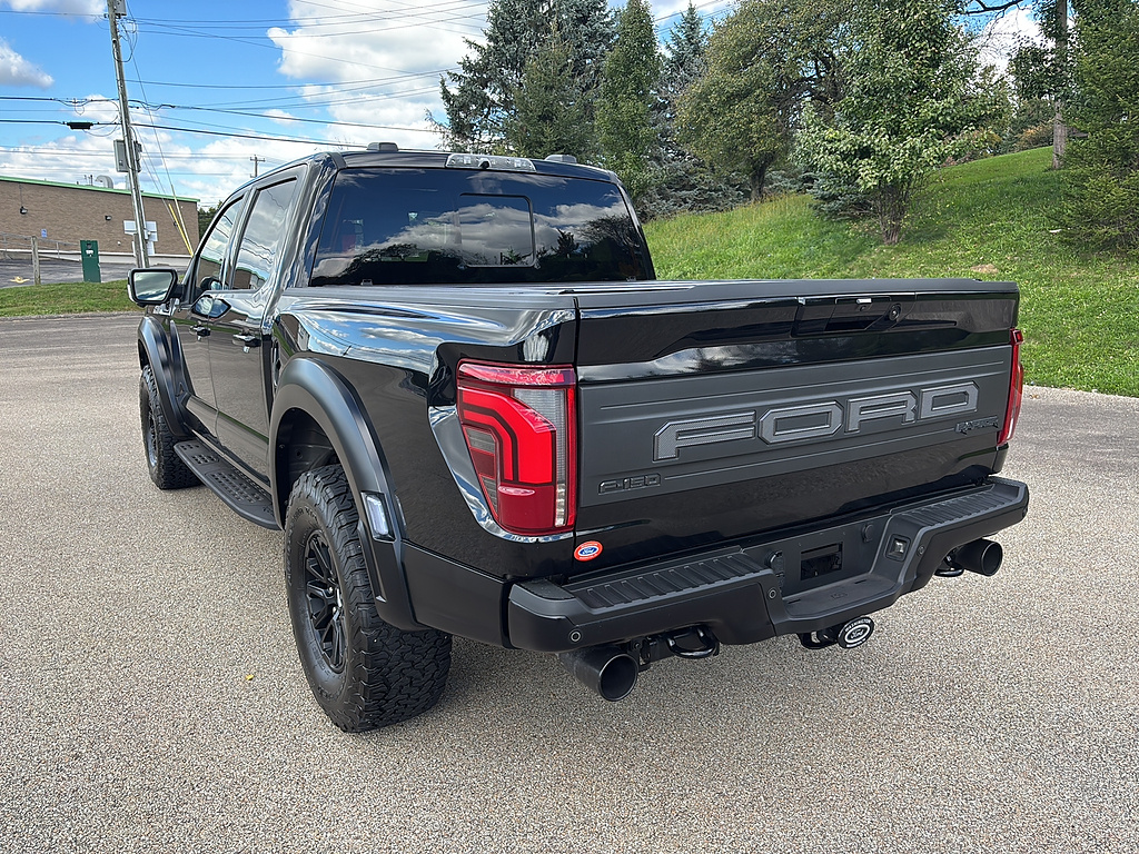 2024 Ford F-150 photo 2 of 27