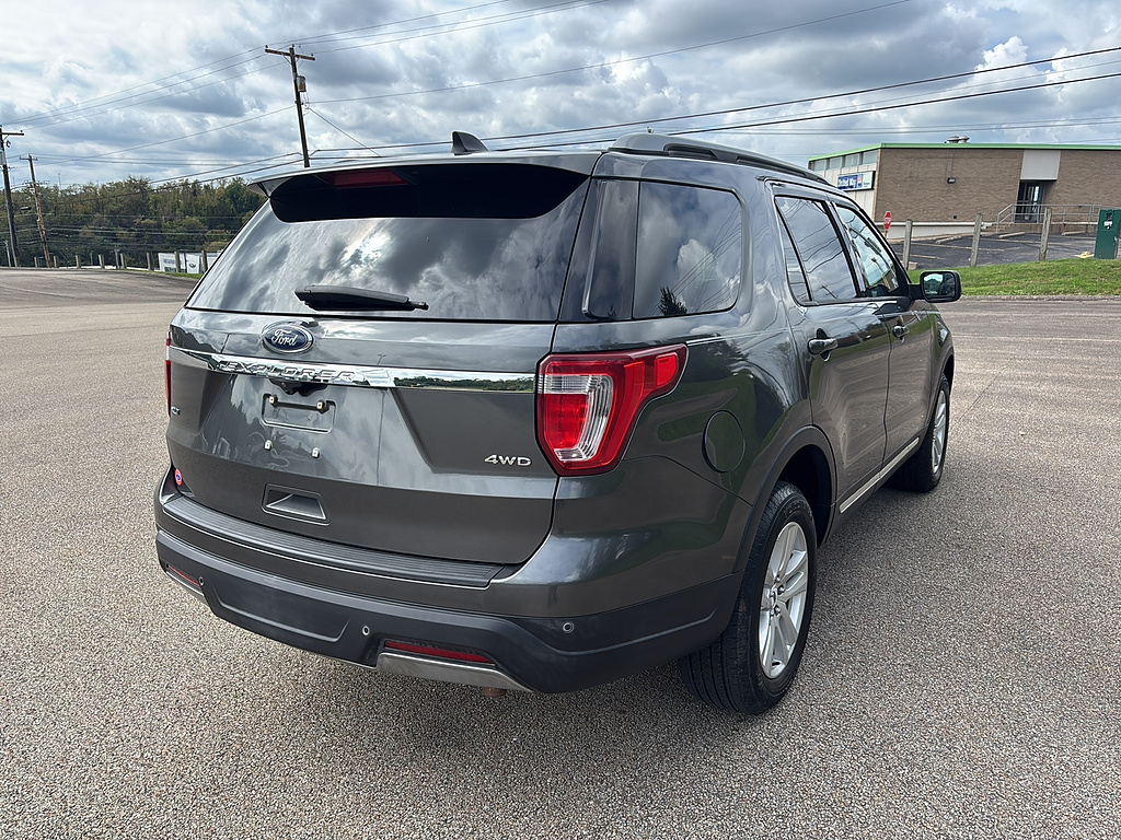 2019 Ford Explorer photo 4 of 27