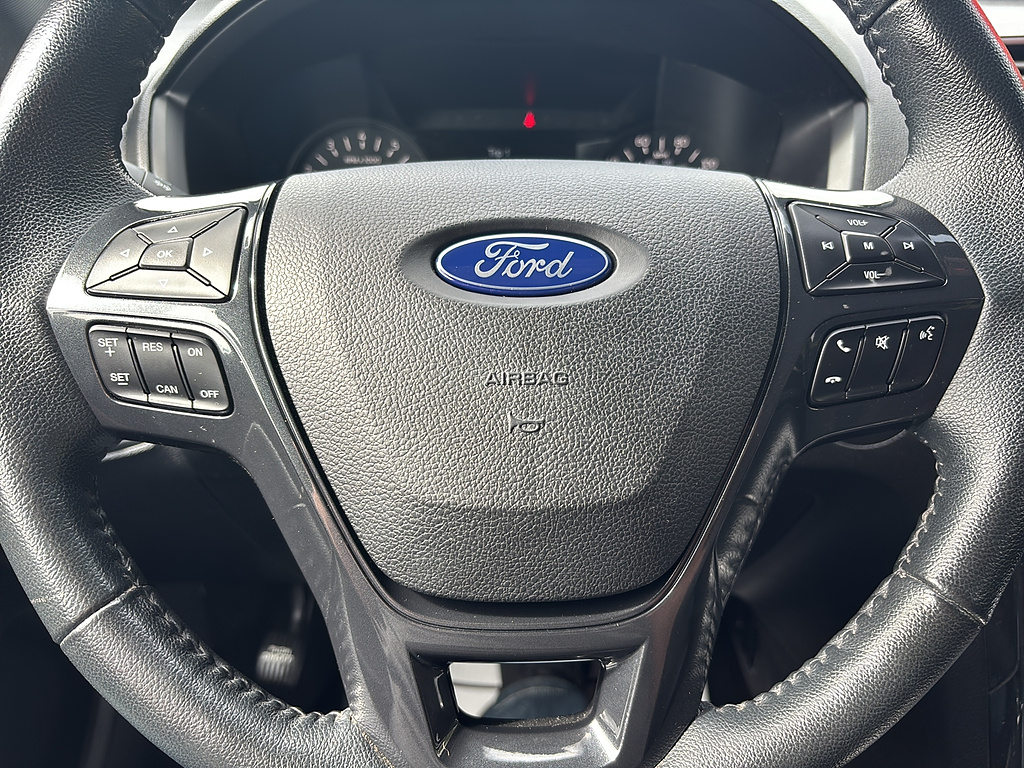 2019 Ford Explorer photo 26 of 27