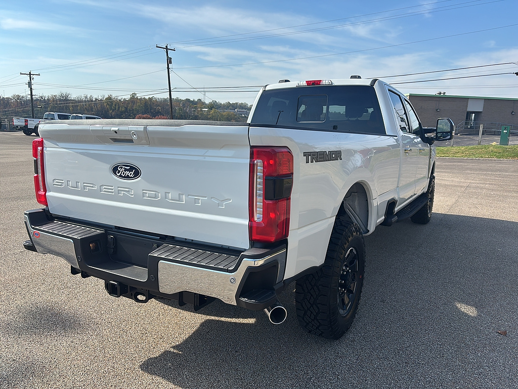 2027 Ford Super Duty F-250 SRW photo 4 of 26