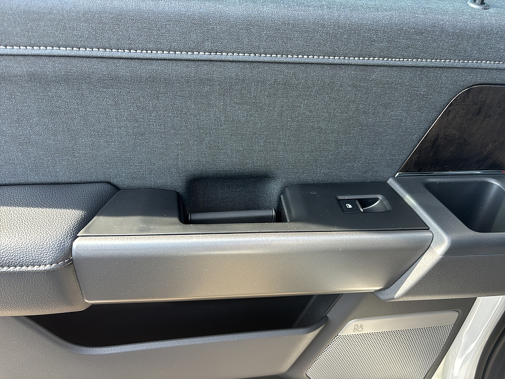 2027 Ford Super Duty F-250 SRW photo 16 of 26