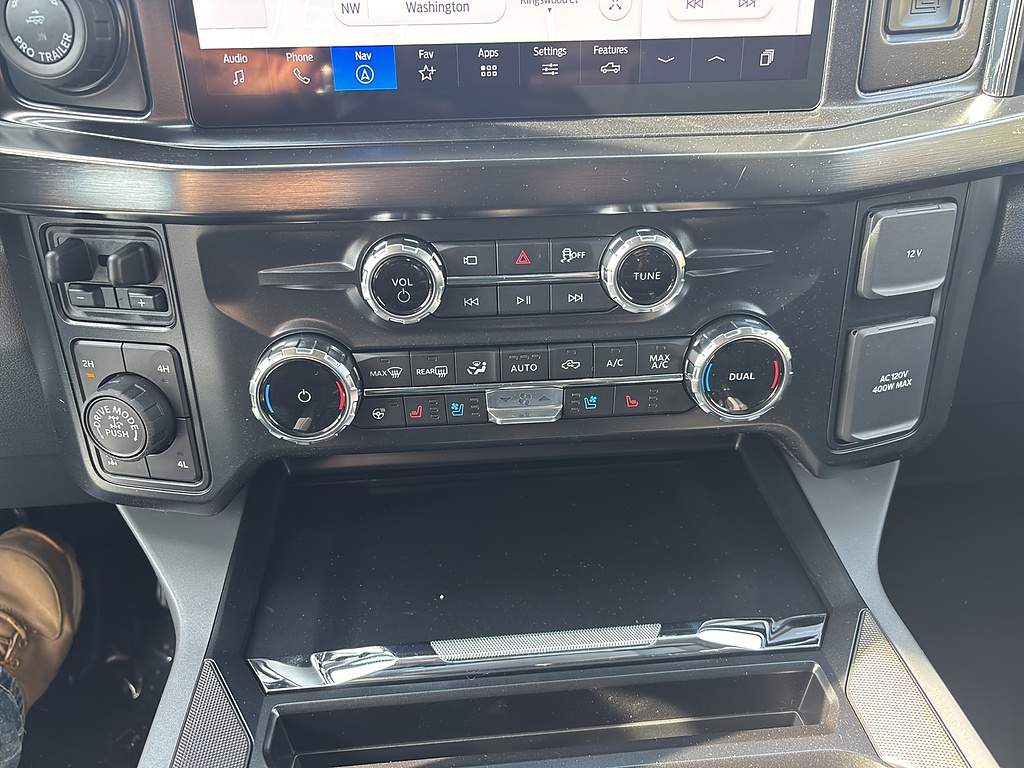 2027 Ford Super Duty F-250 SRW photo 23 of 26