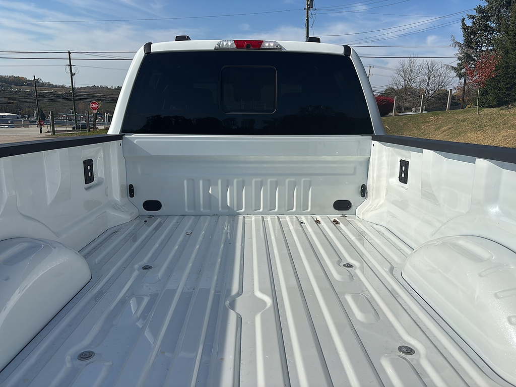 2027 Ford Super Duty F-250 SRW photo 17 of 26