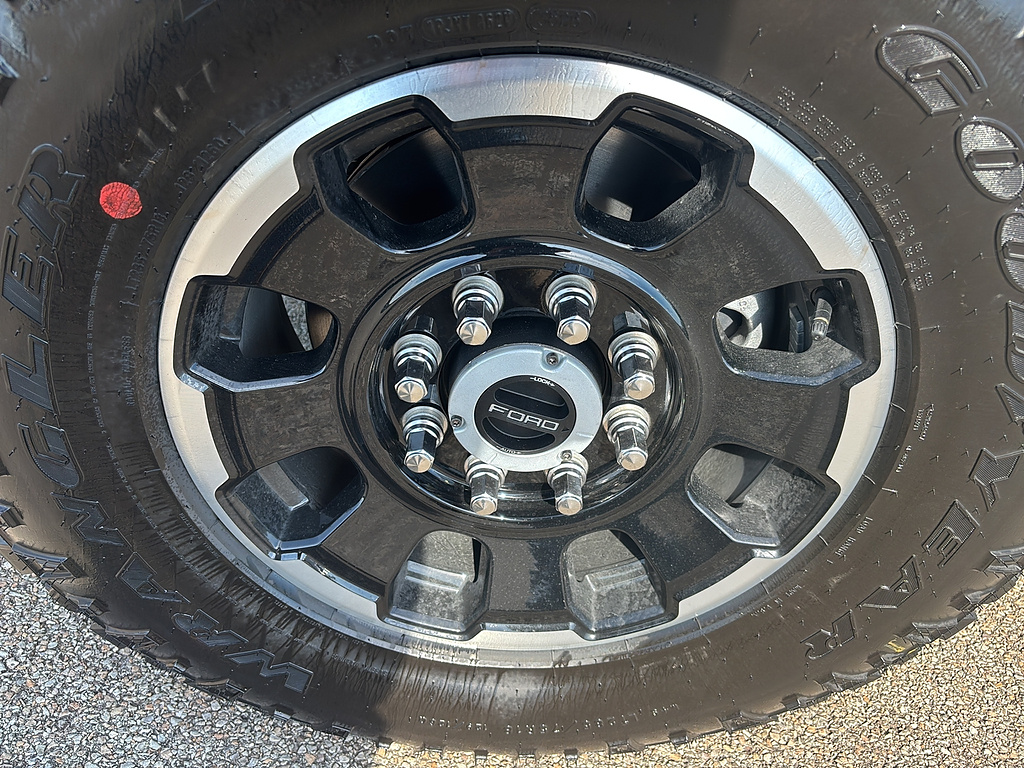 2027 Ford Super Duty F-250 SRW photo 9 of 26