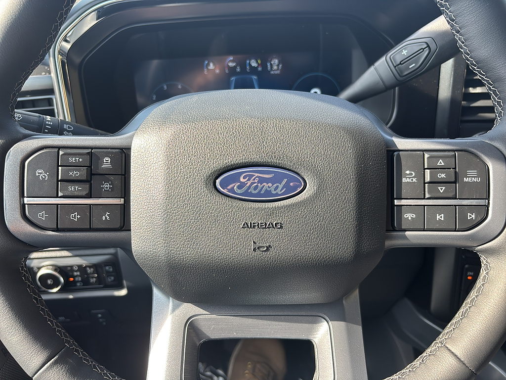 2027 Ford Super Duty F-250 SRW photo 25 of 26