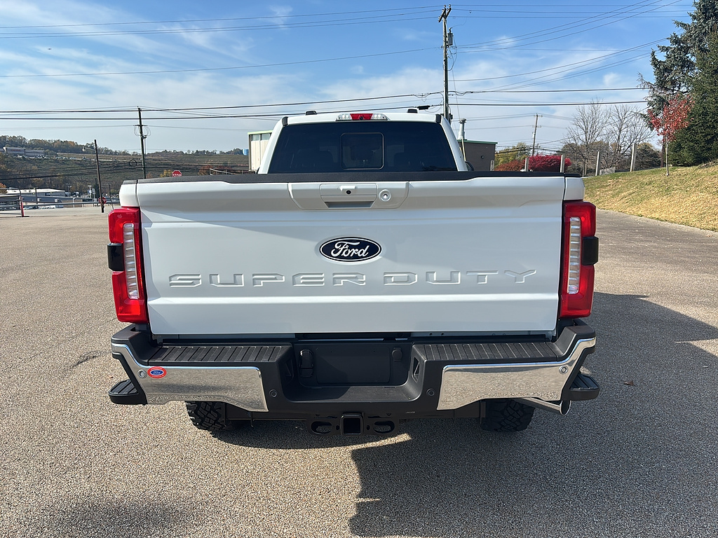 2027 Ford Super Duty F-250 SRW photo 3 of 26