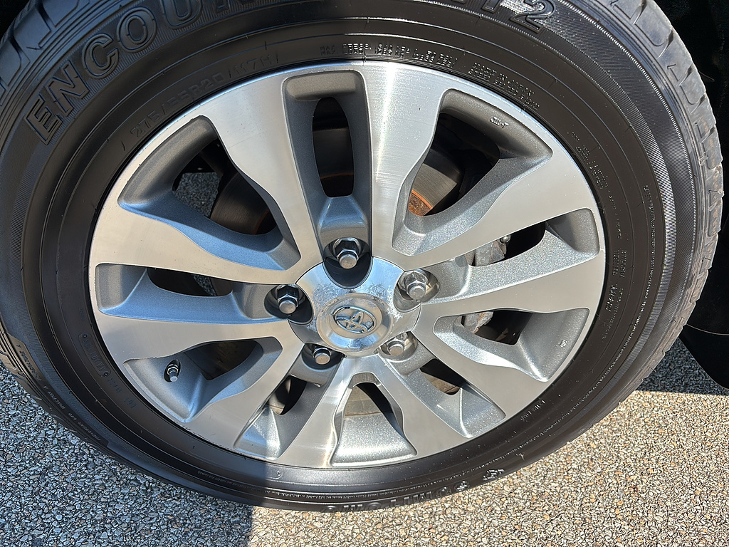 2016 Toyota Sequoia photo 9 of 27