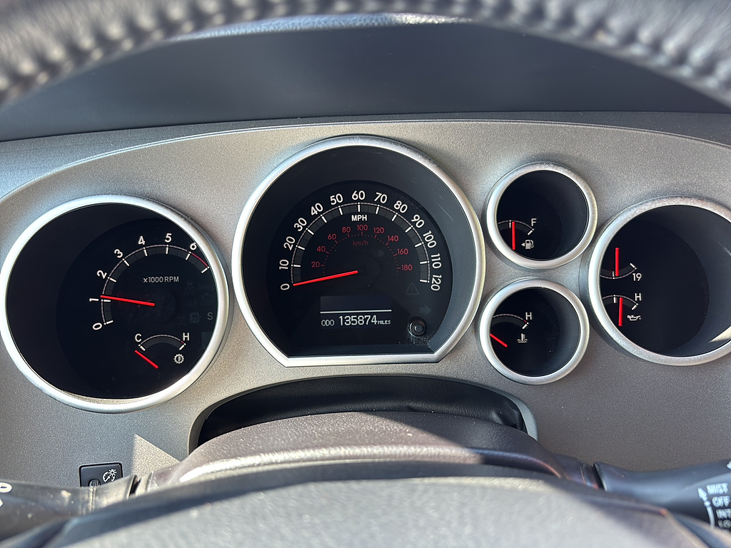 2016 Toyota Sequoia photo 27 of 27
