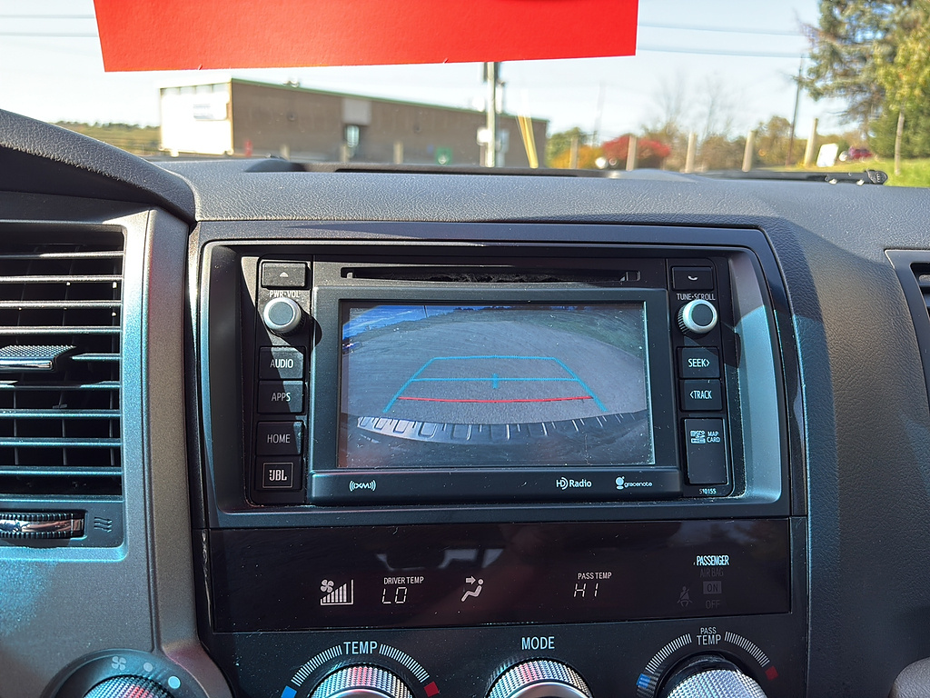 2016 Toyota Sequoia photo 23 of 27
