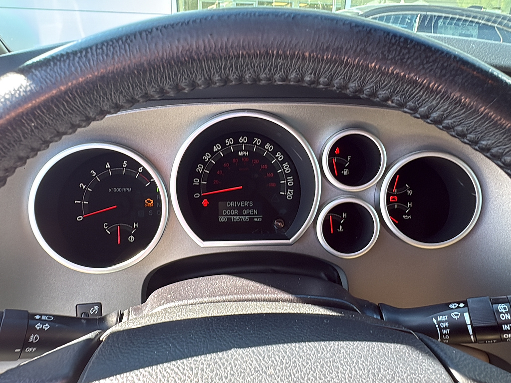 2016 Toyota Sequoia photo 3 of 3